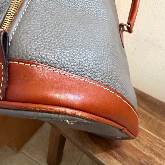 Dooney & Bourke Medium satchel - Picture 6 of 10